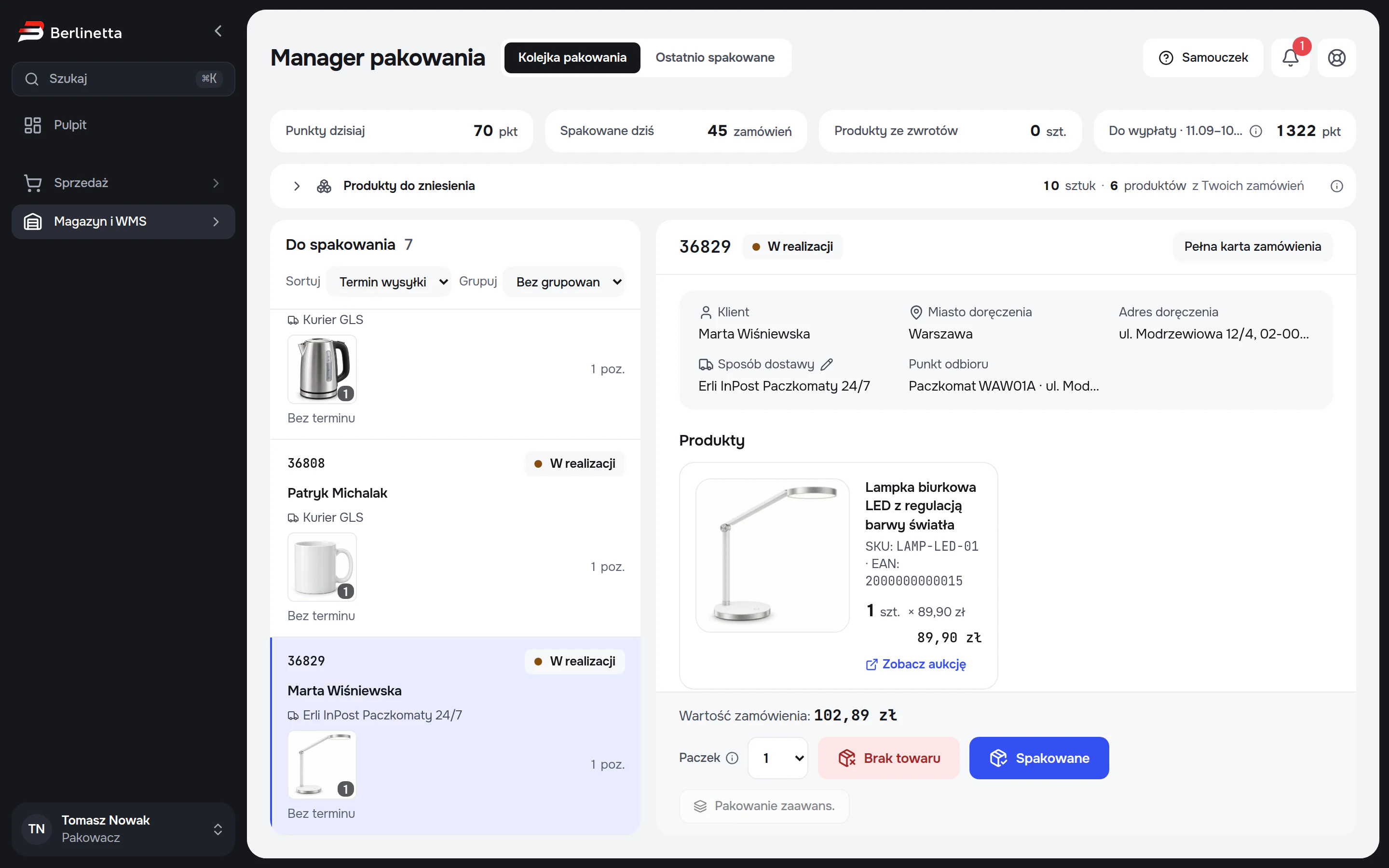 Manager pakowania oczami pakowacza: kolejka zamówień, pozycja do zeskanowania i przyciski Brak towaru i Spakowane.